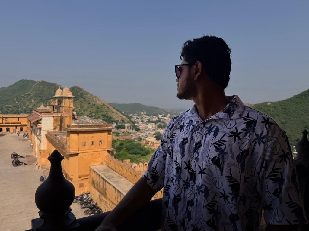 Sagnik overlooking Jaipur fort